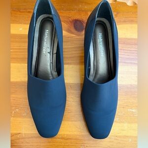 Naturalizer Soft Navy Blue Shoes with heel. Size 9.5 M.